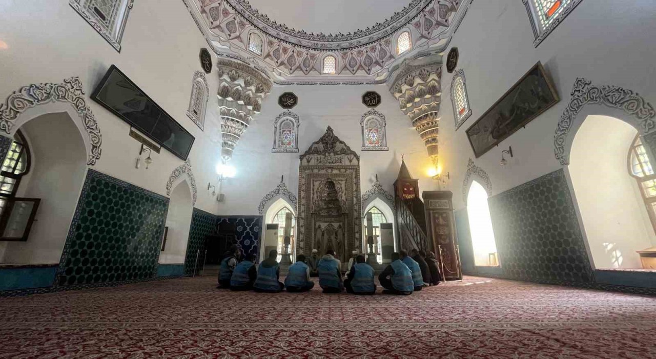 Denetimli serbestlik yükümlüleri, Muradiye Külliyesinde