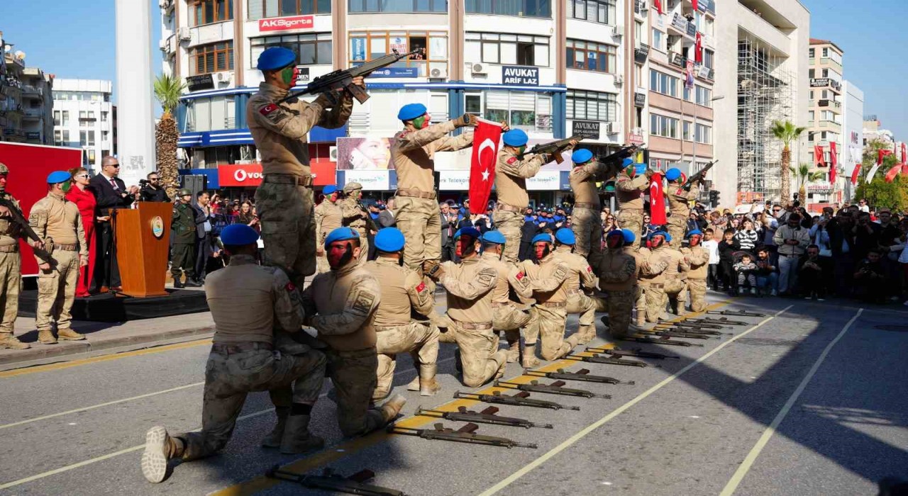 Denizlide Cumhuriyetin 102. yılı coşkuyla kutlandı