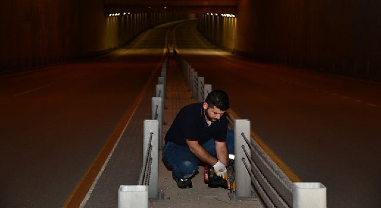 Devlet Bahçeli Altgeçidi’nde Bariyer Yenileme Çalışmaları Başladı