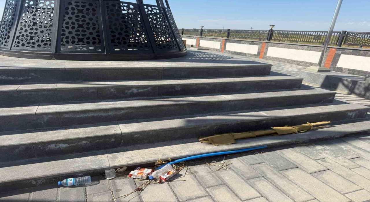 Dilucu Şehitleri Anıtındaki kirlilik tartışması: Haberi yapan gazeteci gözaltına alındı