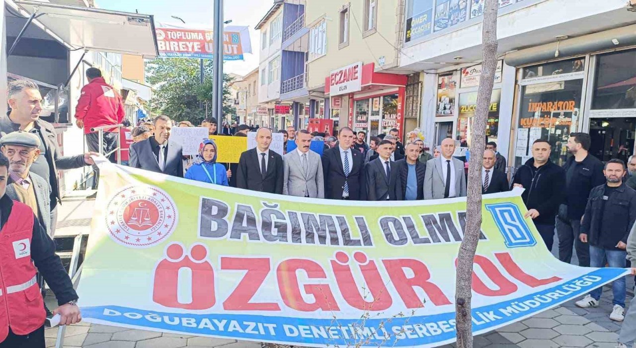 Diyadinde Bağımlılıkla Mücadele farkındalık standı kuruldu