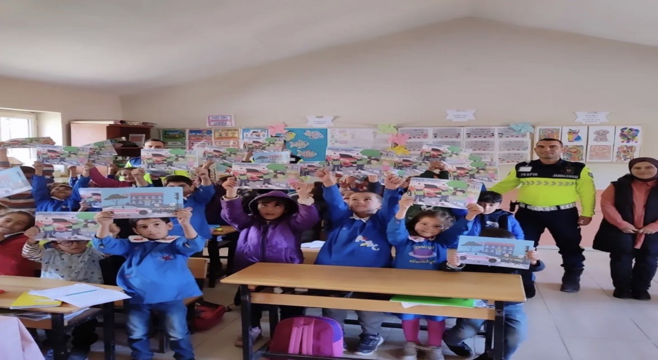 Diyadinde jandarmadan öğrencilere trafik eğitimi