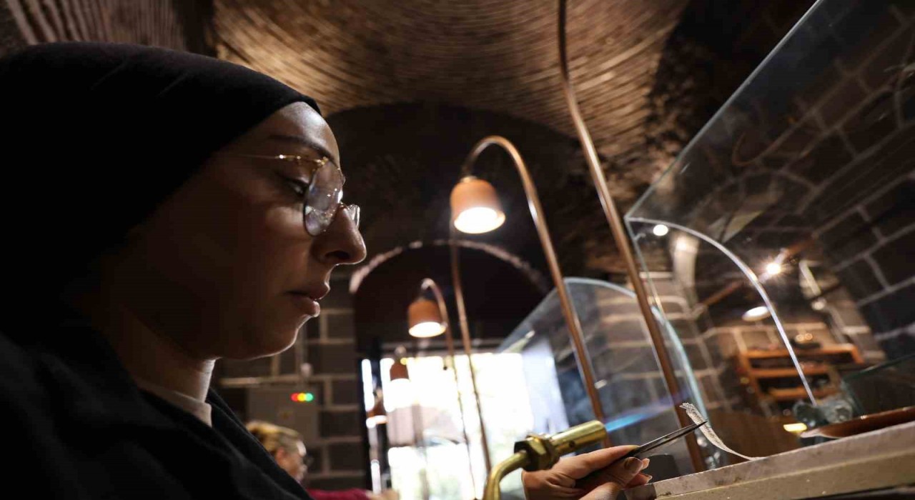 Diyarbakır surlarında Hasırevi Projesi hayata geçirildi: Binlerce yıllık ürünler burada kadınların elinde hayat bulacak