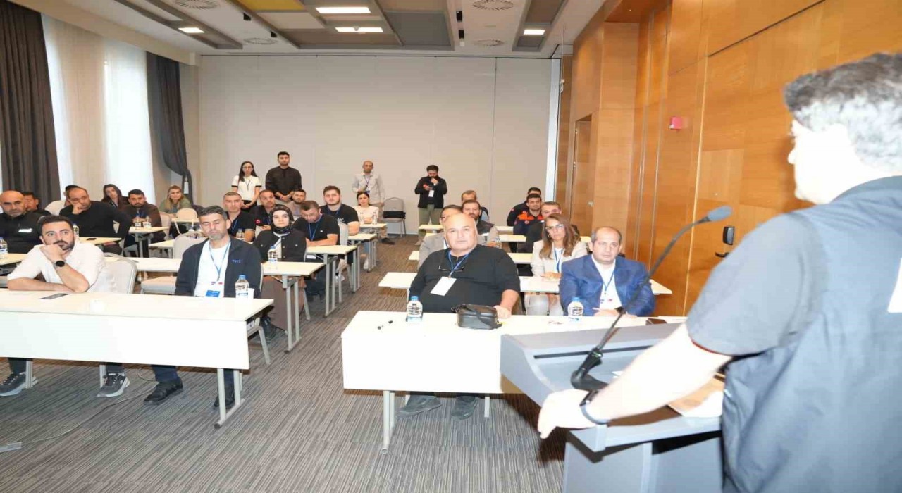 Diyarbakırda gençler afet yönetimi için bir araya geldi