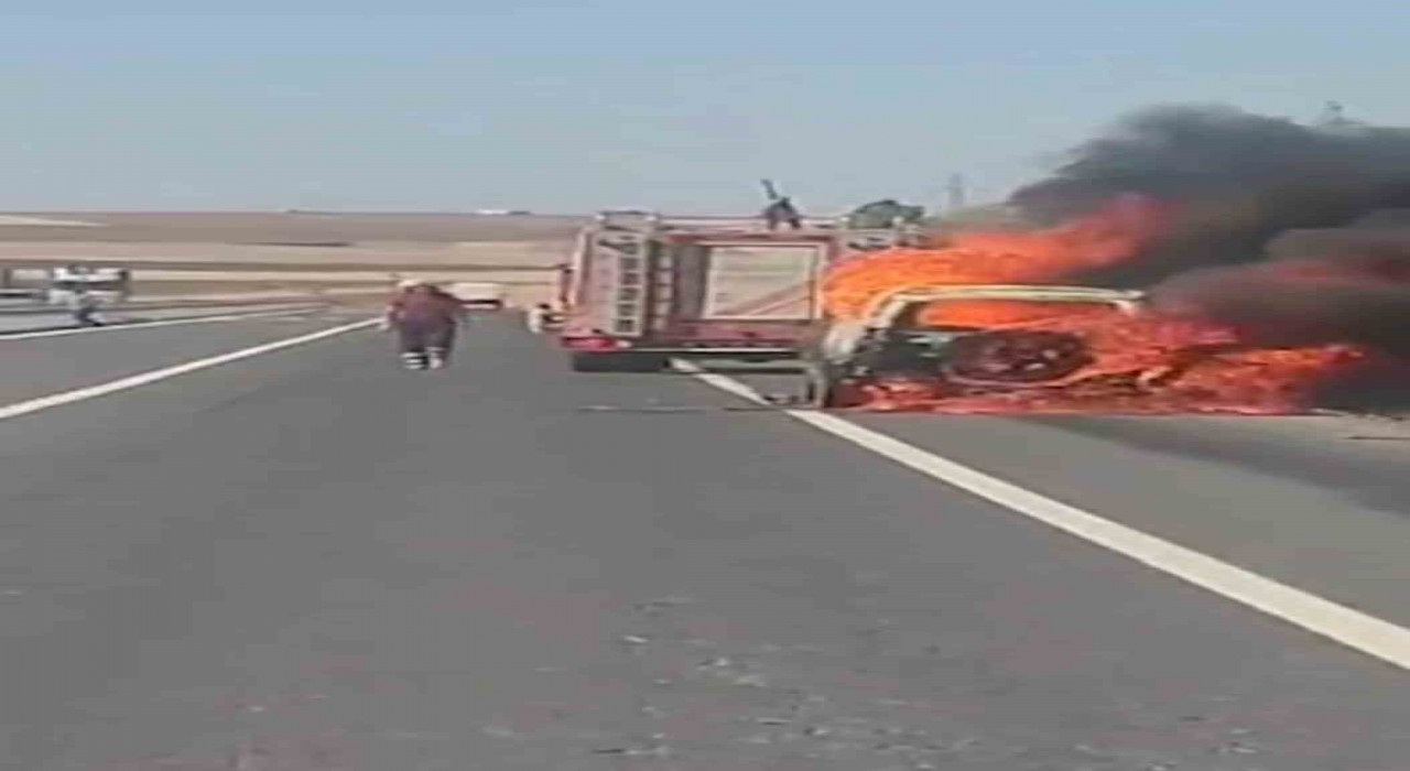 Diyarbakırda seyir halindeyken alev alan cip küle döndü