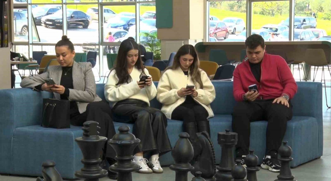 Doç. Dr. Dursun Boz: Uzaya çıkıyoruz ama karşı komşuya gitmiyoruz