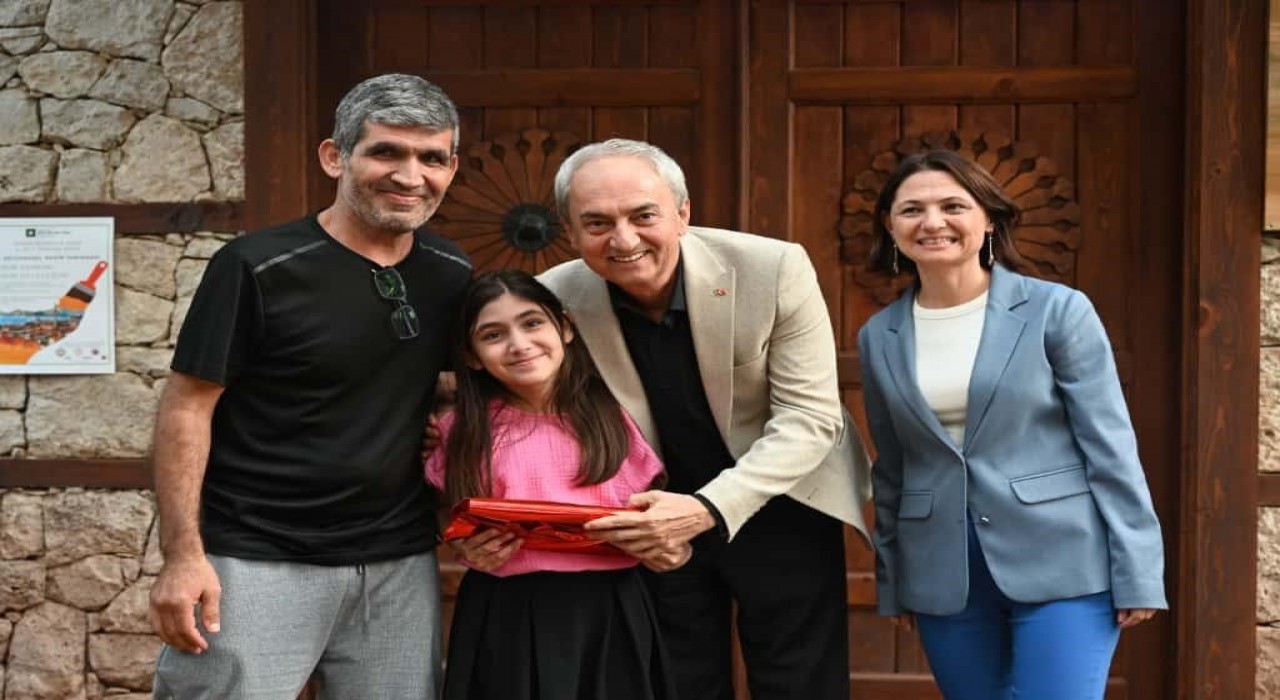 Dokumaparkta çocukların gelecek şehir hayalleri tuvallere yansıdı