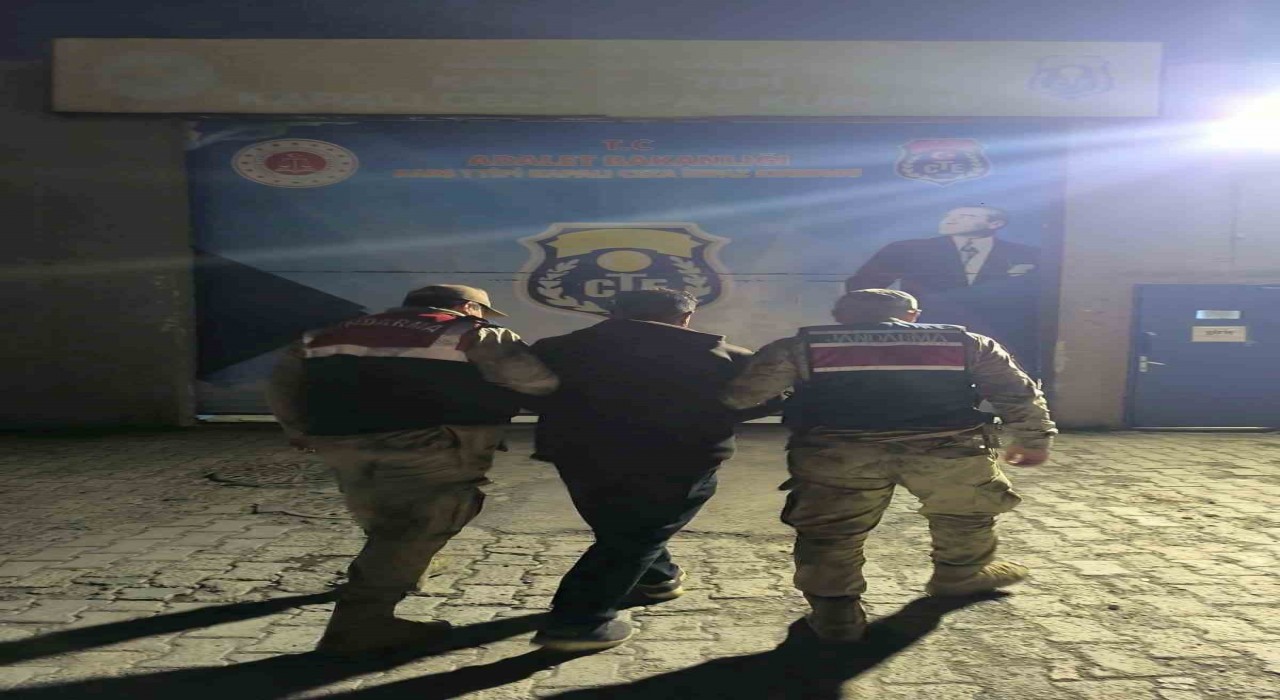 Dolandırıcılıktan aranıyordu Karsta jandarma yakaladı