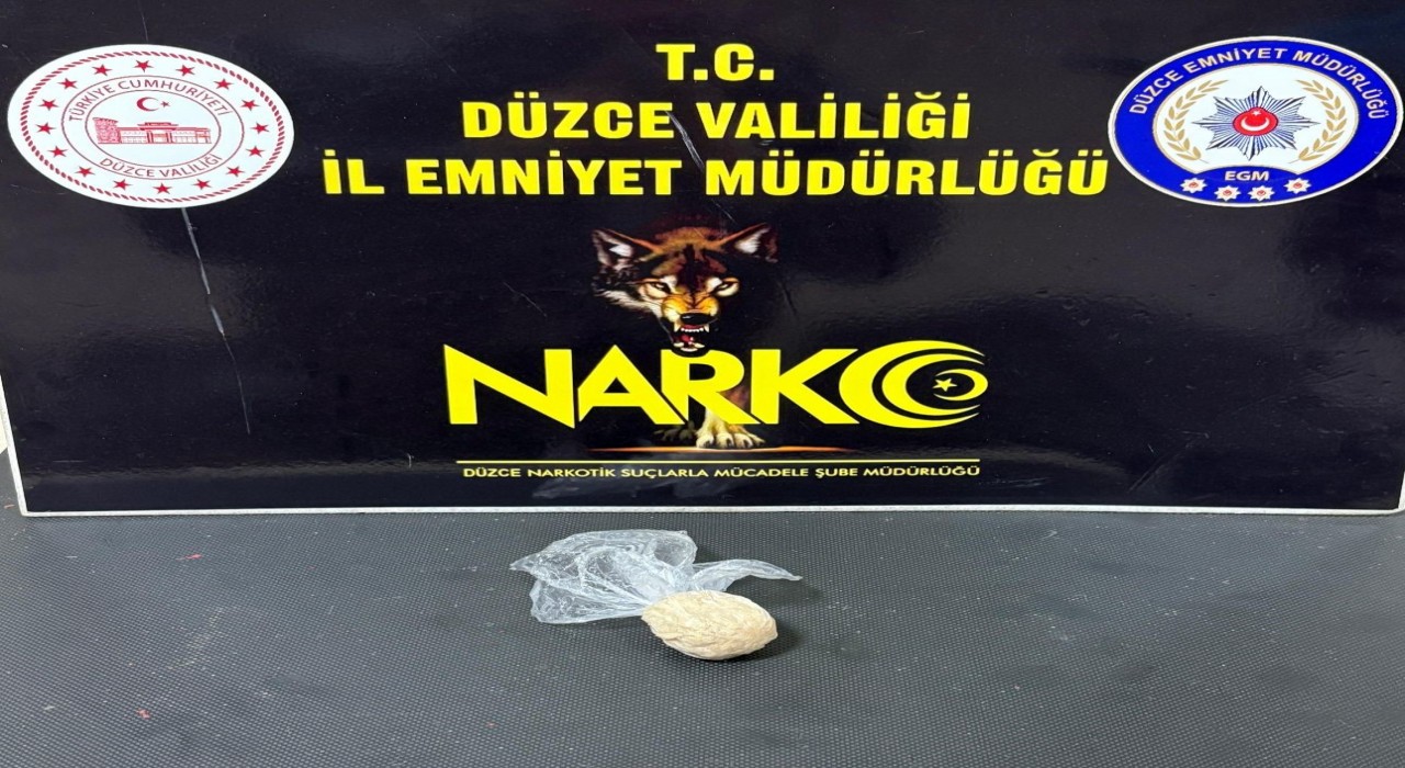Düzcede gençleri zehirleyecekti yakalandı
