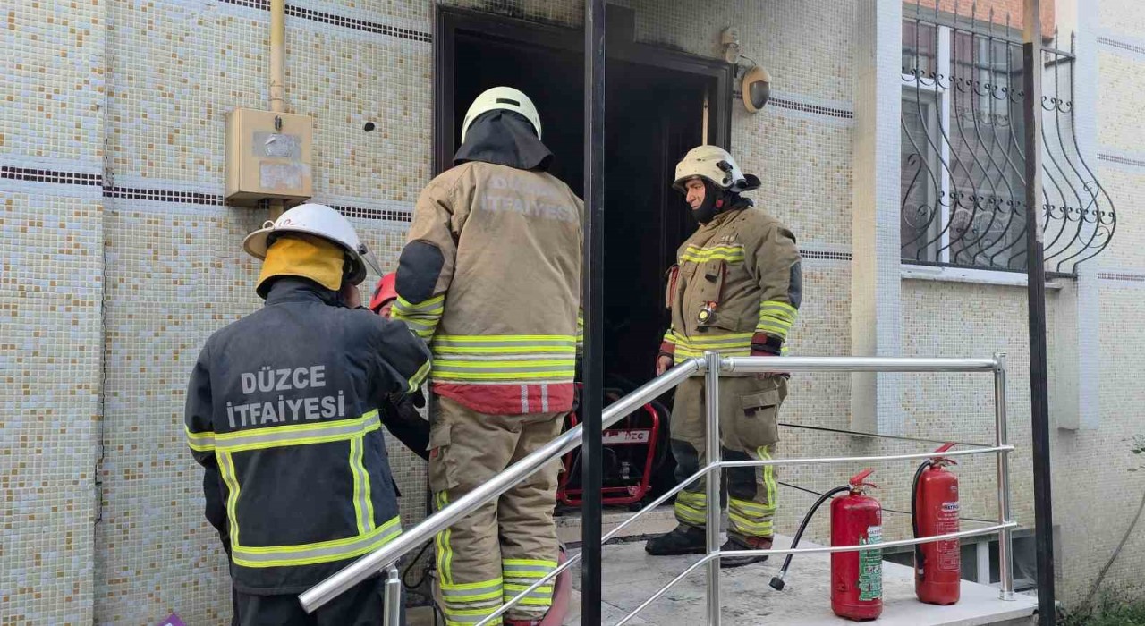 Düzcede sabah saatlerinde korkutan yangın