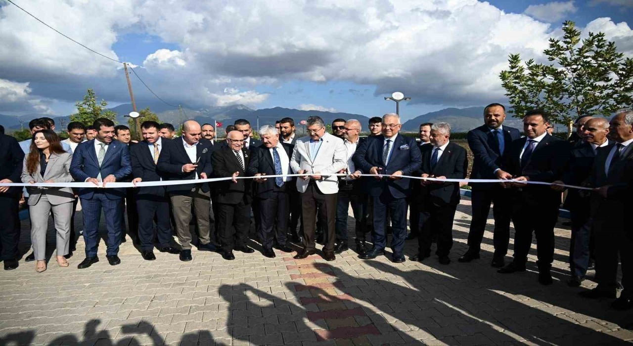 Düziçinde caddeye Prof. Dr. Mustafa Gerekin adı verildi