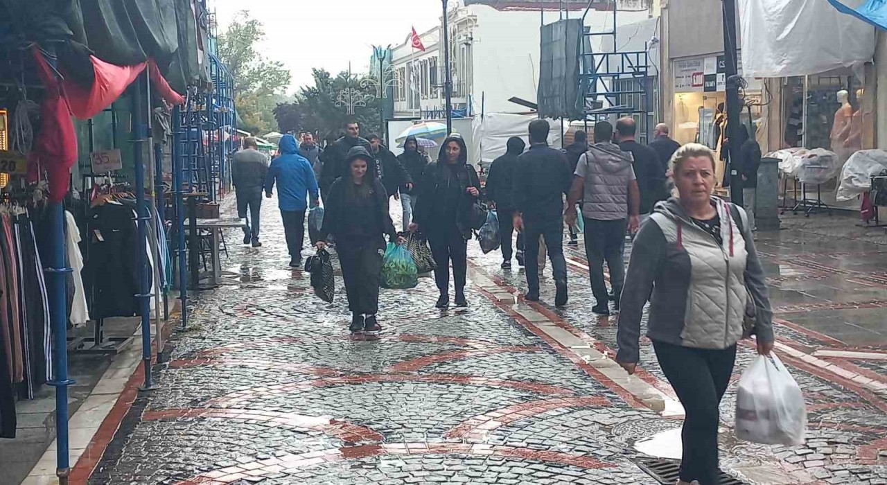 Edirnede sağanak etkili oldu