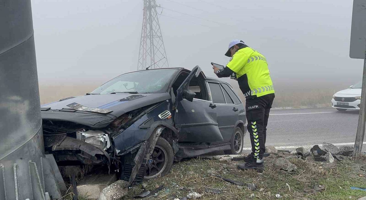 Edirnede yoğun sis kazaya sebep oldu