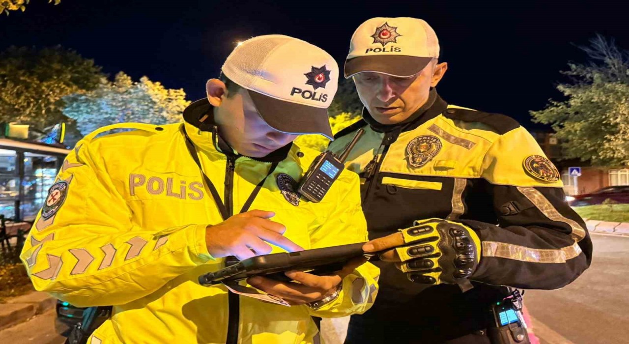 Edirnede yüksek sesle müzik açan sürücülere ceza