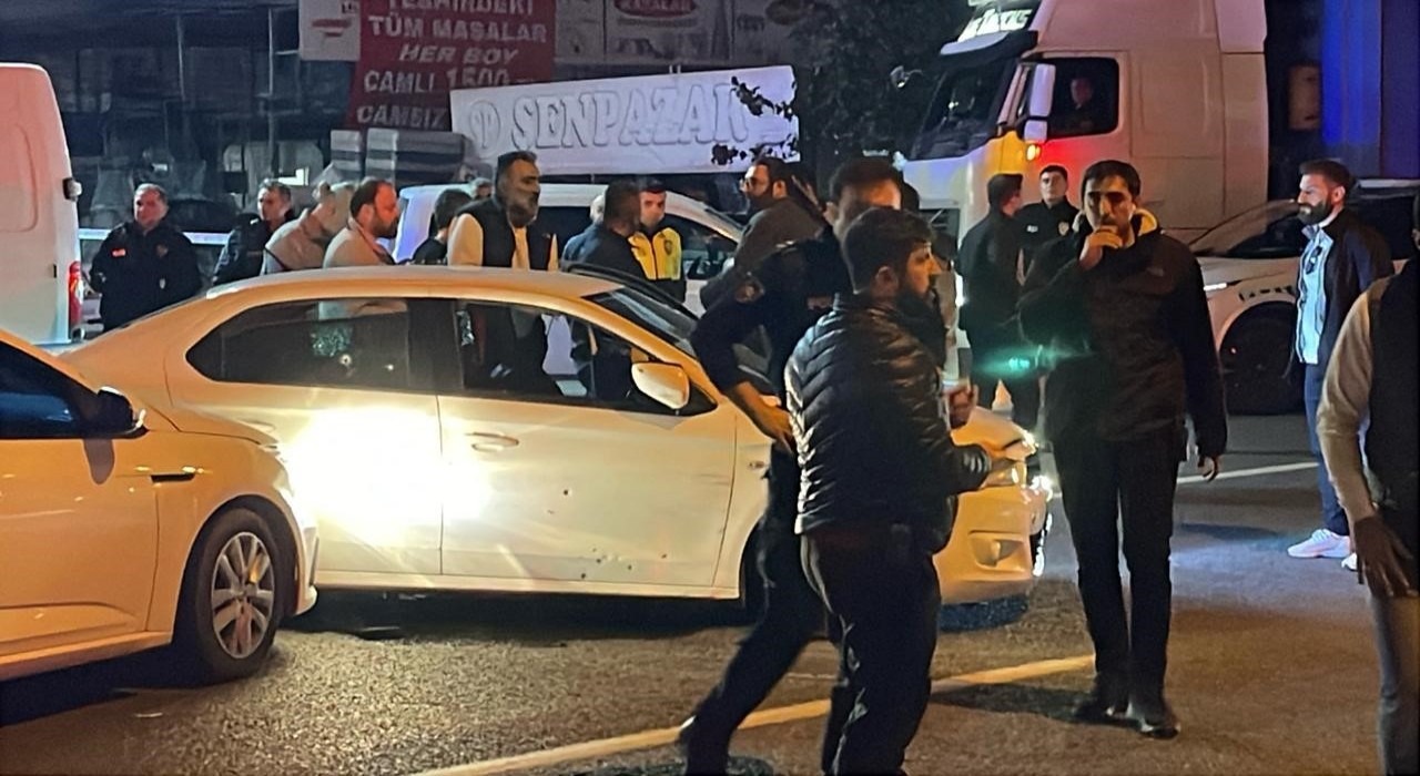 Edremitte dehşet: gasp ettiği araçla 2 kişiyi öldürdü, 2si polis 5 kişiyi yaraladı, ölü olarak ele geçirildi
