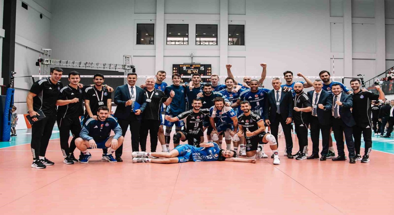 Efeler Ligi: Alanya Belediyespor: 2 - Halkbank: 3