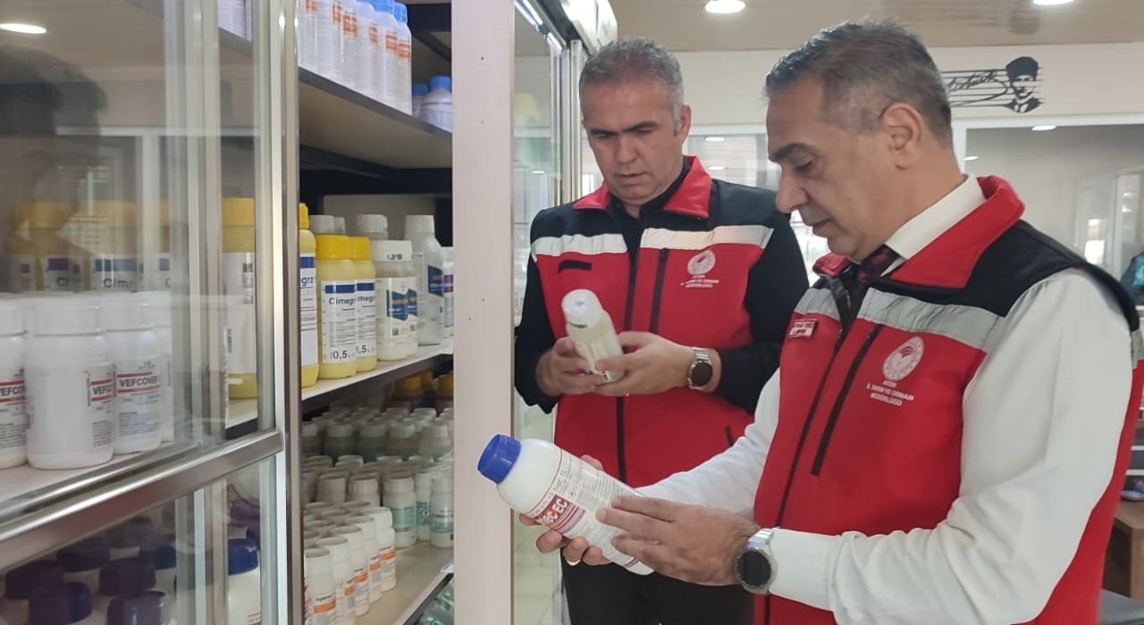 Efelerde zirai ilaç ve gübre bayileri denetlendi