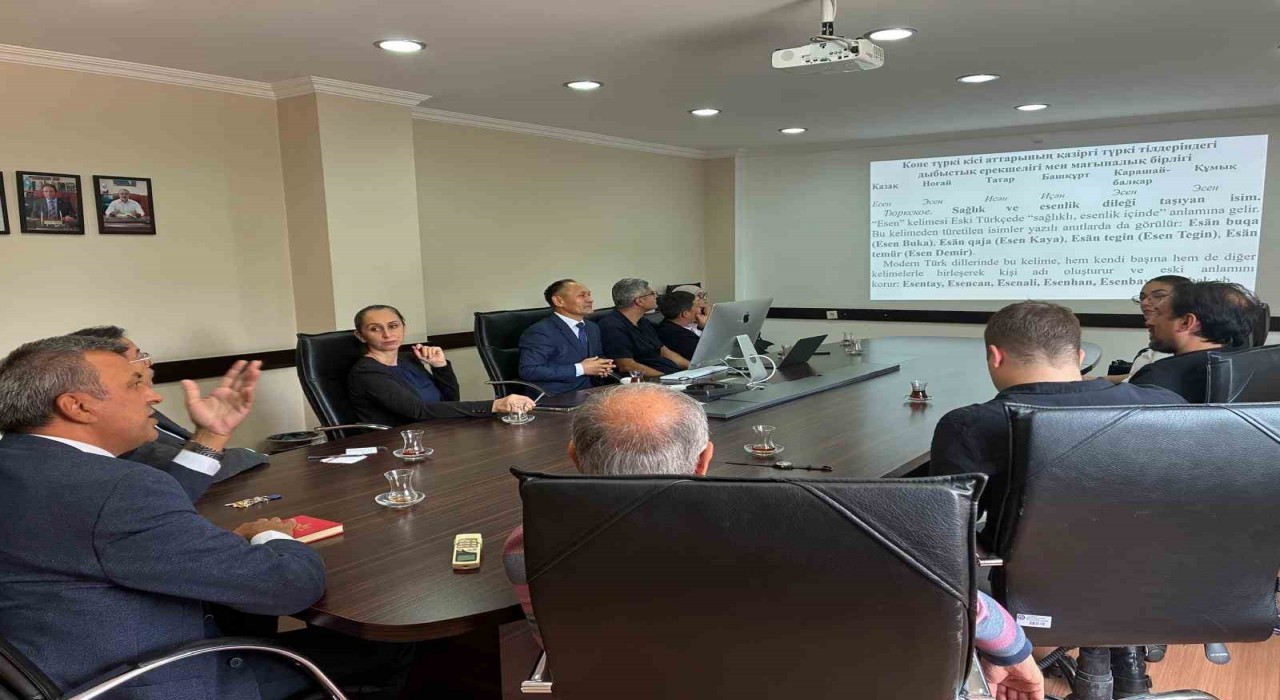 Ege Üniversitesinde Türk dünyasının dil birliği konuşuldu