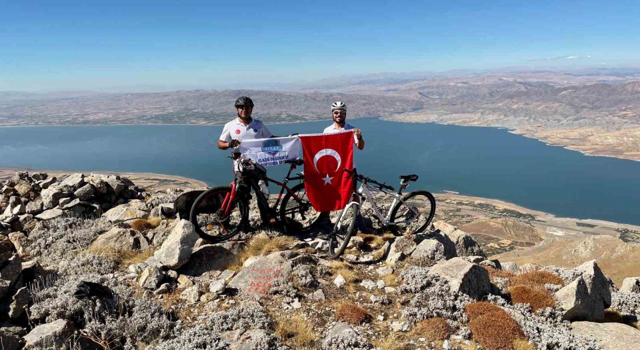 Elazığda 2 bin 100 metrelik Mastar Dağına bisiklet tırmanışı