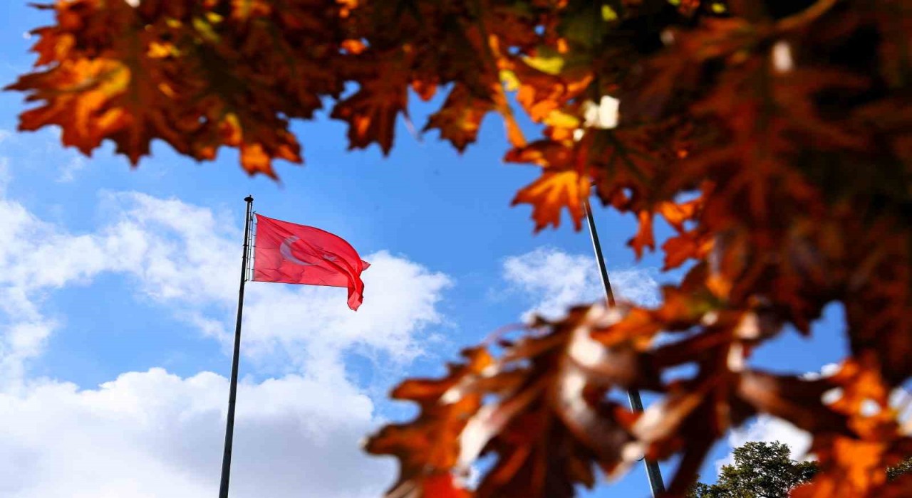 Elazığda 4 bin yıllık mahalle sonbaharda görenleri mest ediyor