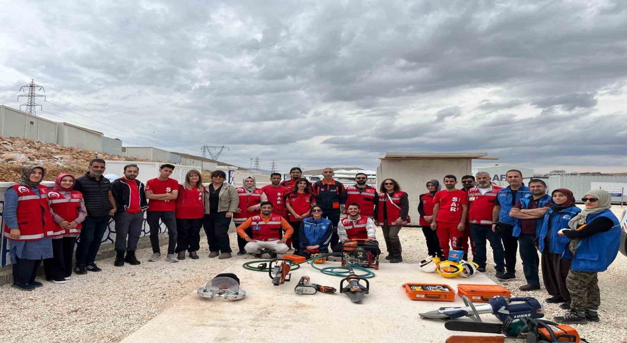 Elazığda arama kurtarma eğitimleri sürüyor