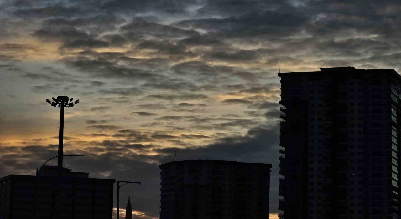 Elazığda gün batımı görsel şölen sundu