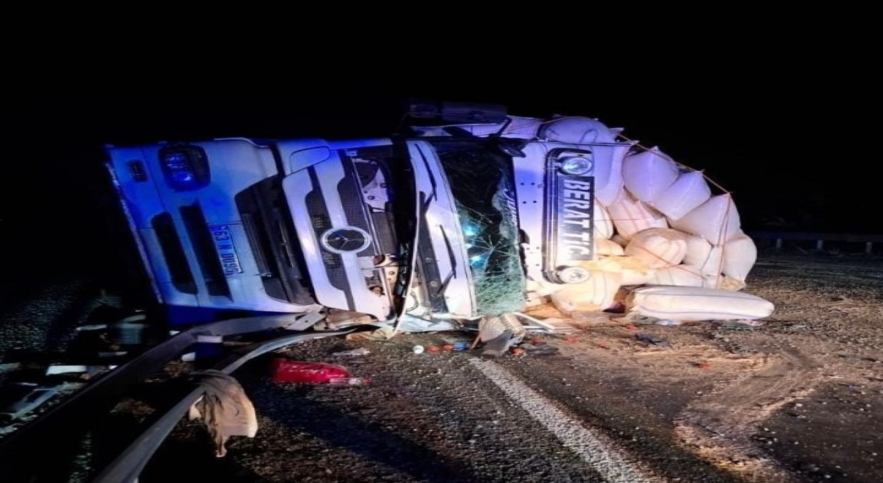 Elazığda kamyon devrildi: 1 yaralı