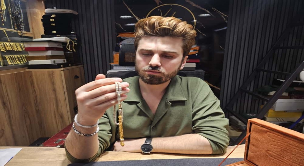 Elazığda yapımı tam 3 ay sürdü: Pırlanta işlemeli tespih görücüye çıktı