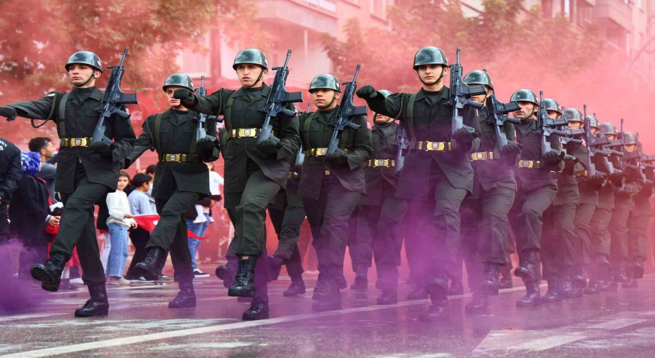 Elazığdaki 29 Ekim Cumhuriyet Bayramı kutlamaları