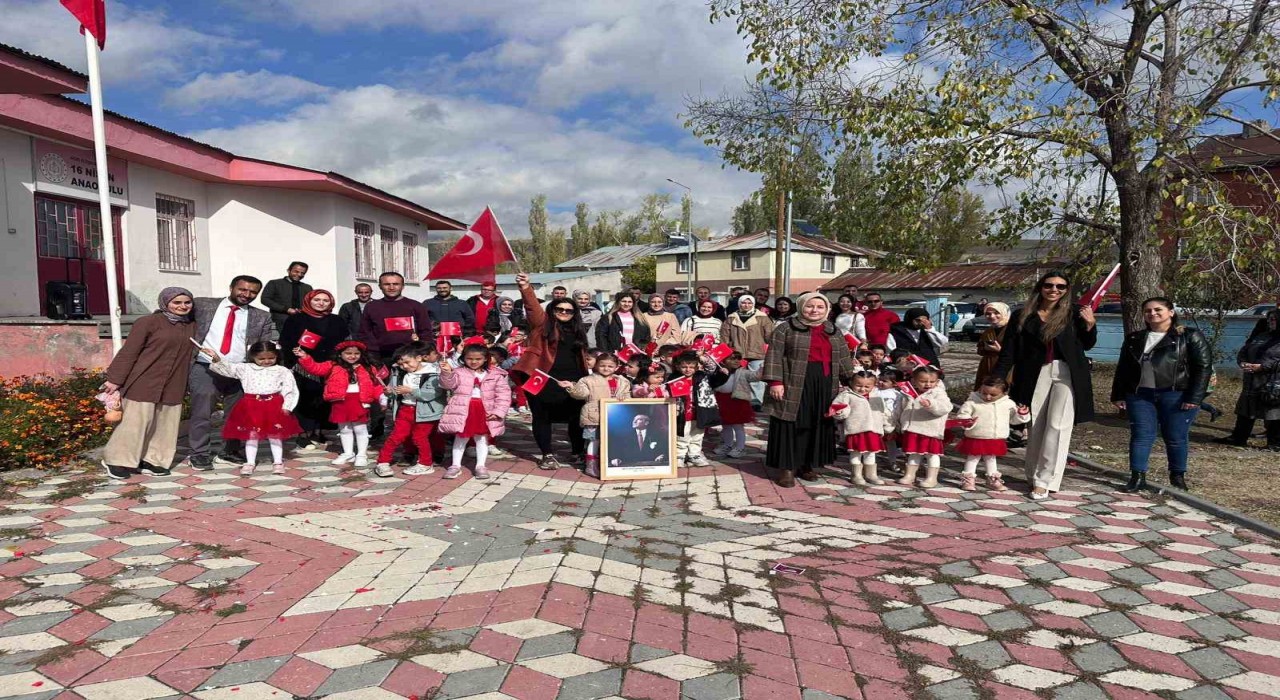 Eleşkirtte Anaokulu Öğrencileri 29 Ekimi coşkuyla kutlandı