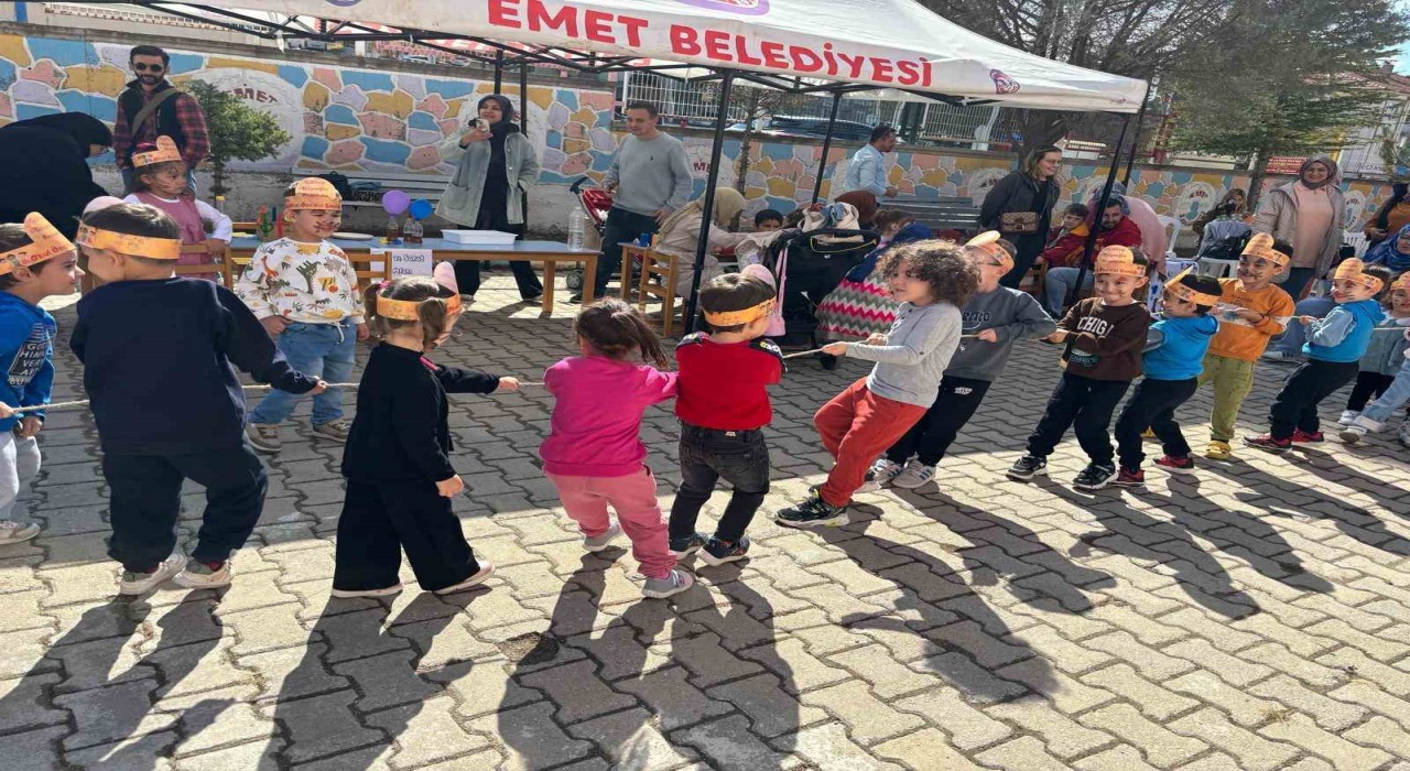 Emet Gülten Dayıoğlu Anaokulunda eğitim şenliği