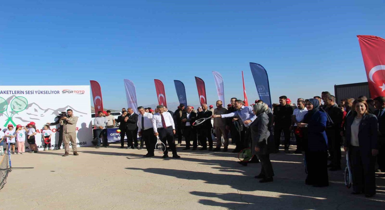 Enerji ve Tabii Kaynaklar Bakanı Bayraktar: Artık bu dağlarda roket değil, raket sesi var