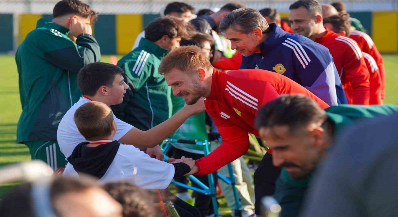 Engelleri yeşil sahada aştılar