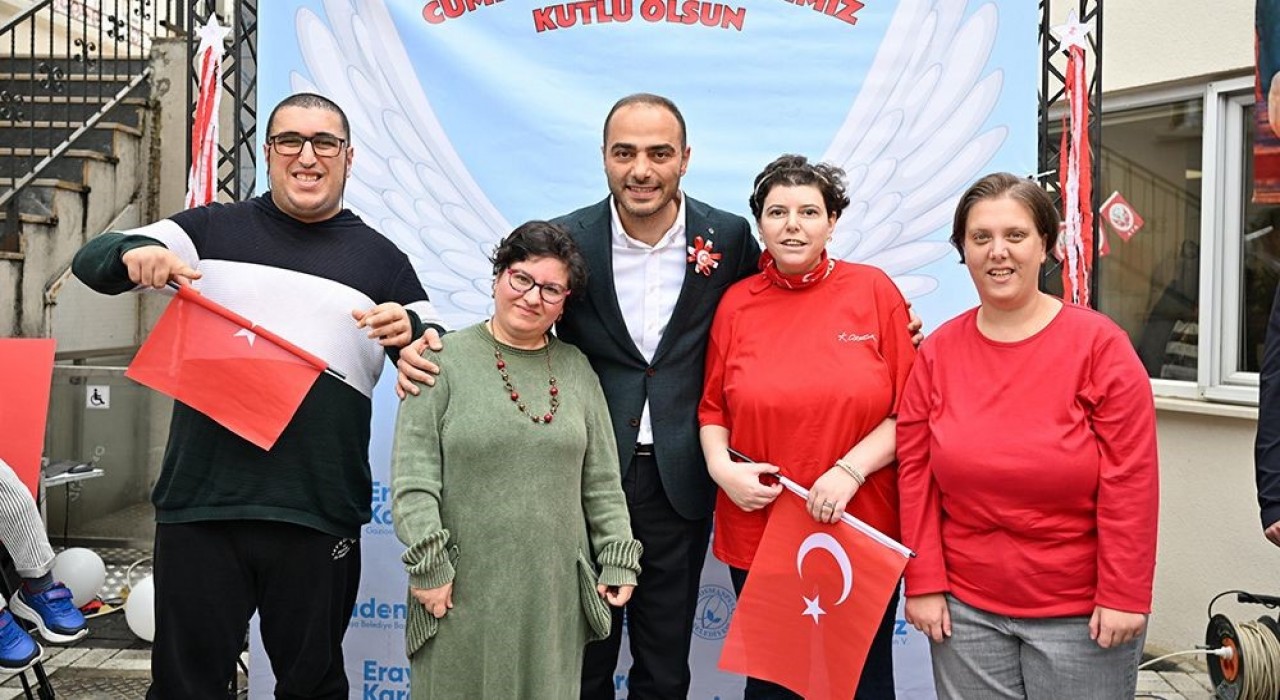 Engelsiz Yaşam Merkezinde yeni eğitim yılı, cumhuriyet coşkusu ile başladı
