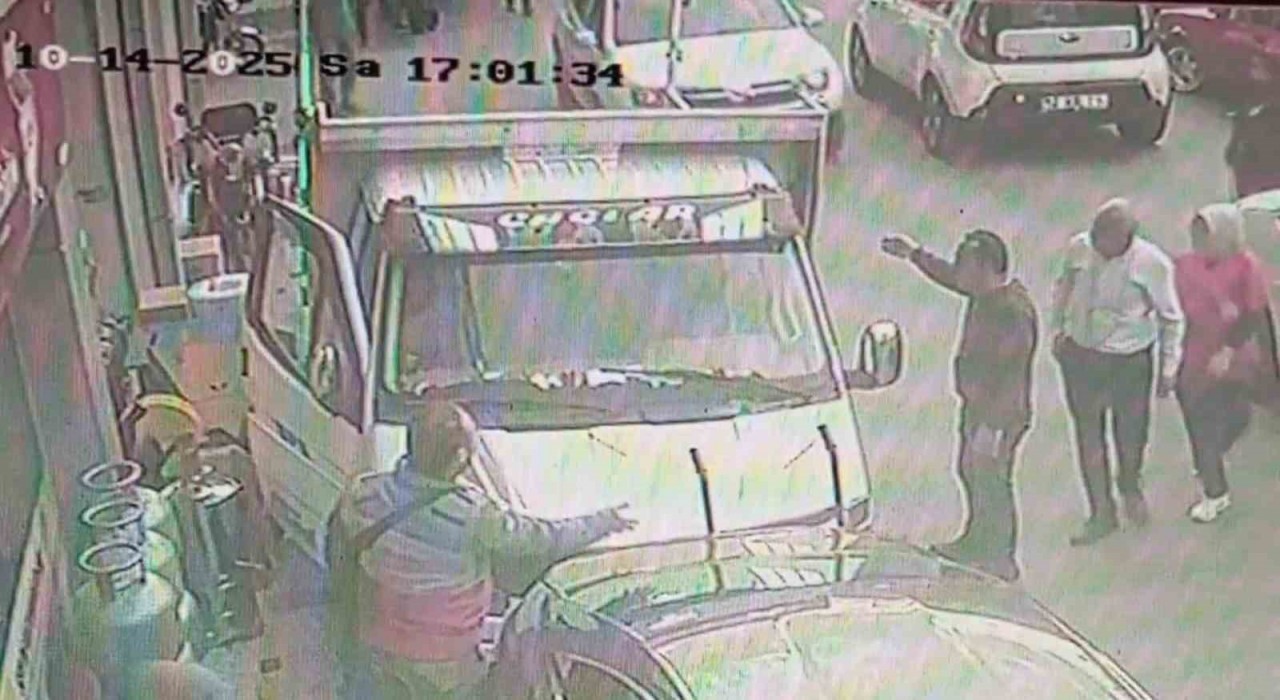 Epilepsi nöbeti geçiren sürücünün kaza anı kamerada