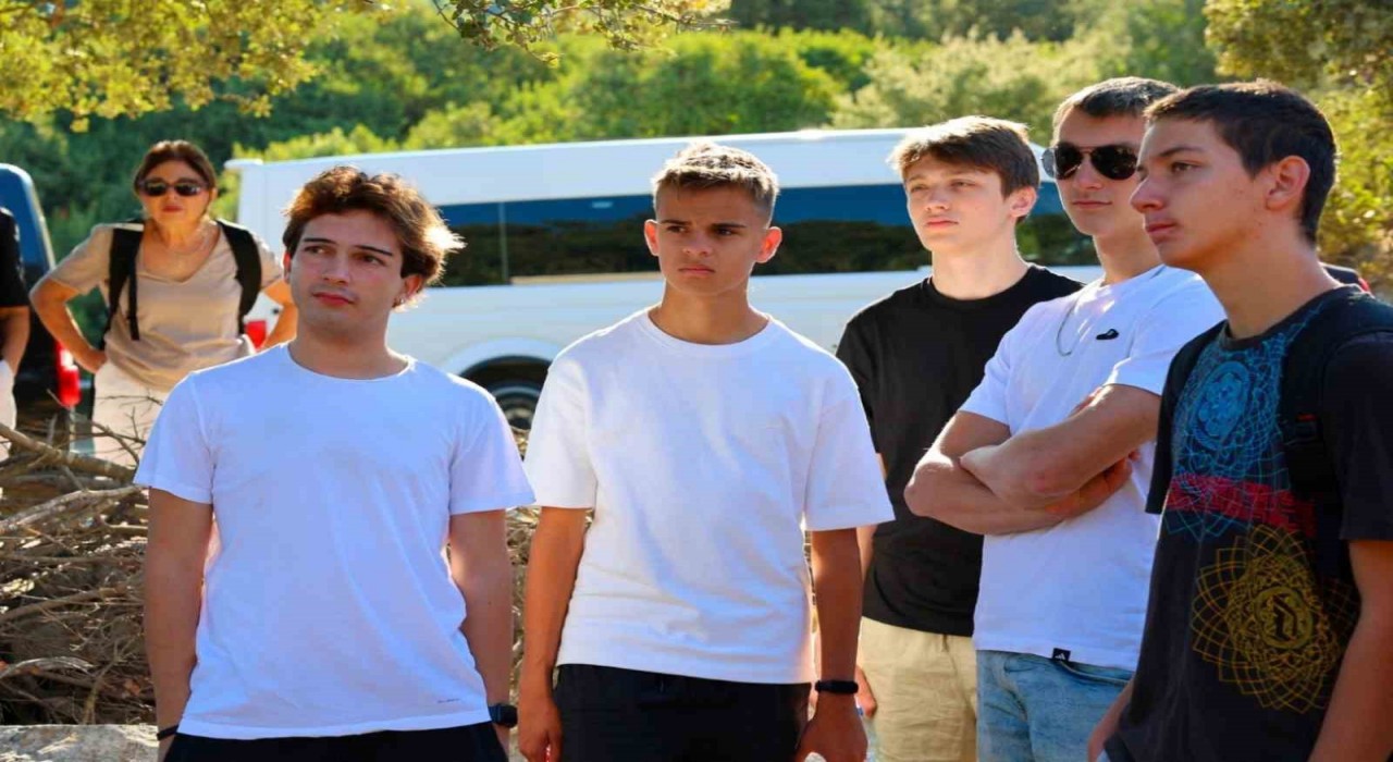 Erasmus öğrencileri Pedasa Antik Kentini keşfetti