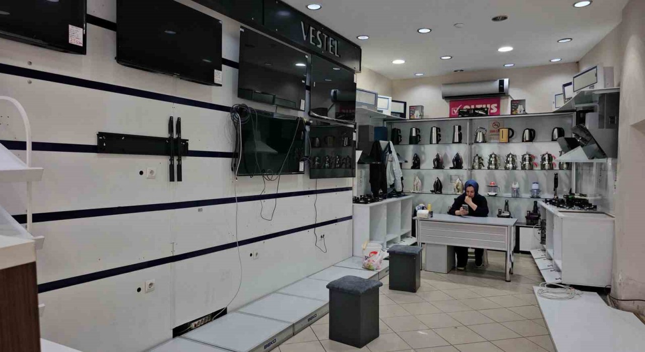 Ereğlide su baskını sonrası esnaf yaralarını sarıyor