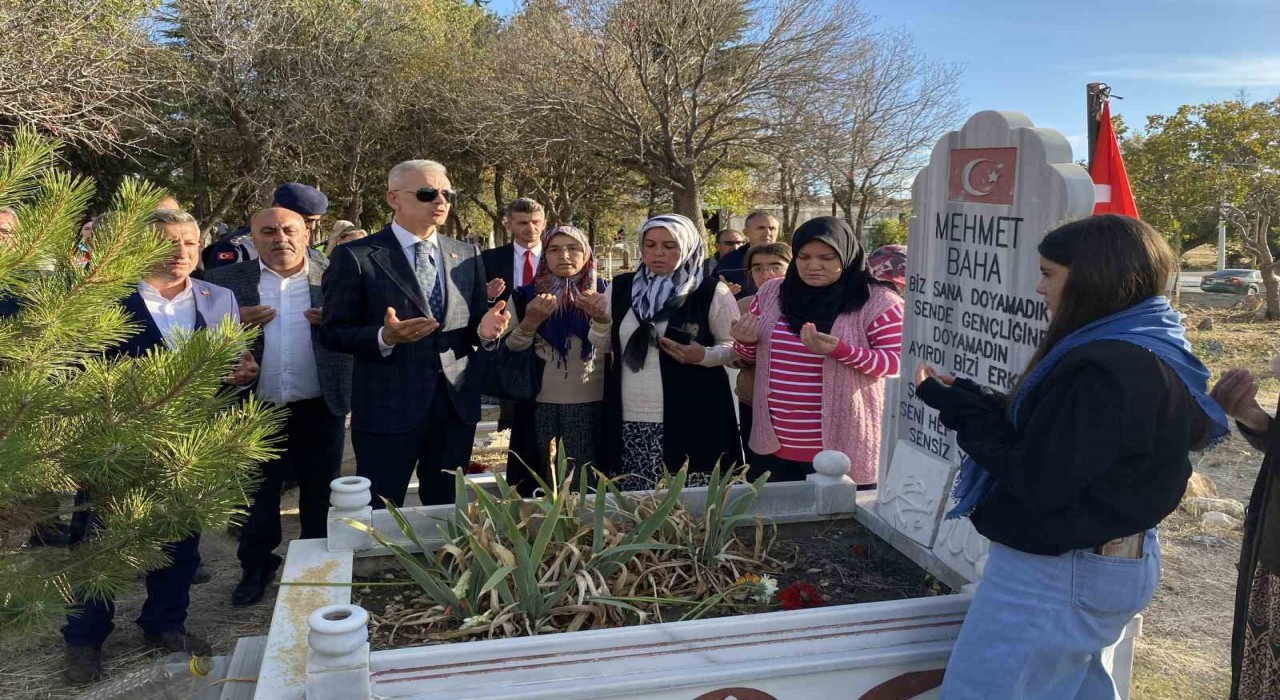 Ermenekteki maden faciasında hayatını kaybeden işçiler mezarları başında anıldı