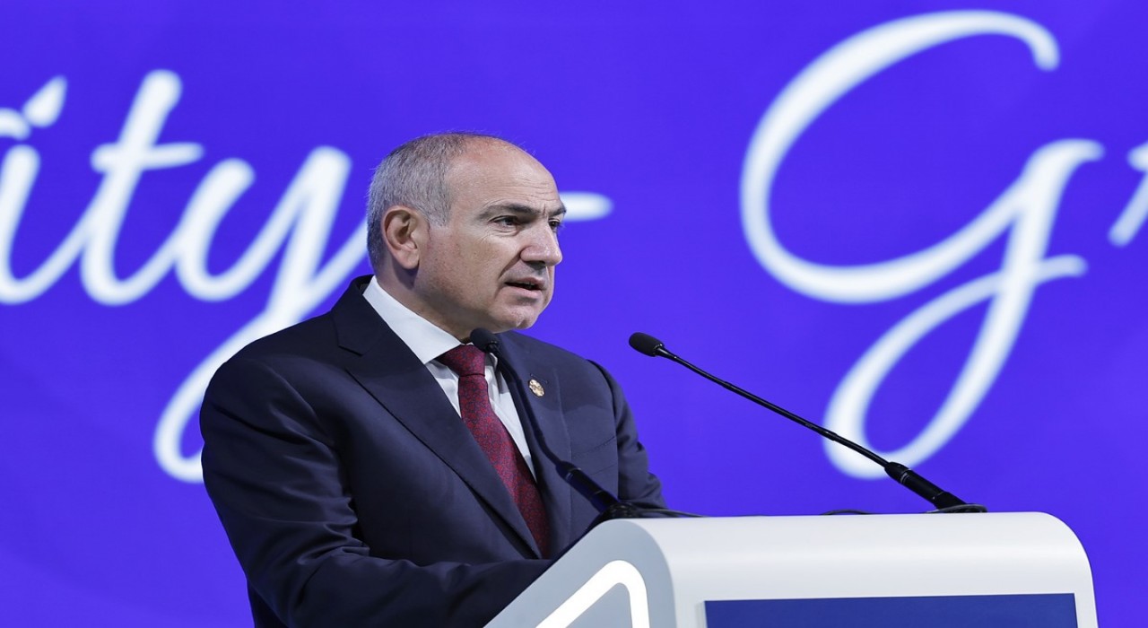 Ermenistan Başbakanı Paşinyan: Azerbaycan-Ermenistan-Türkiye arasında boru ve elektrik hatları kurulacak