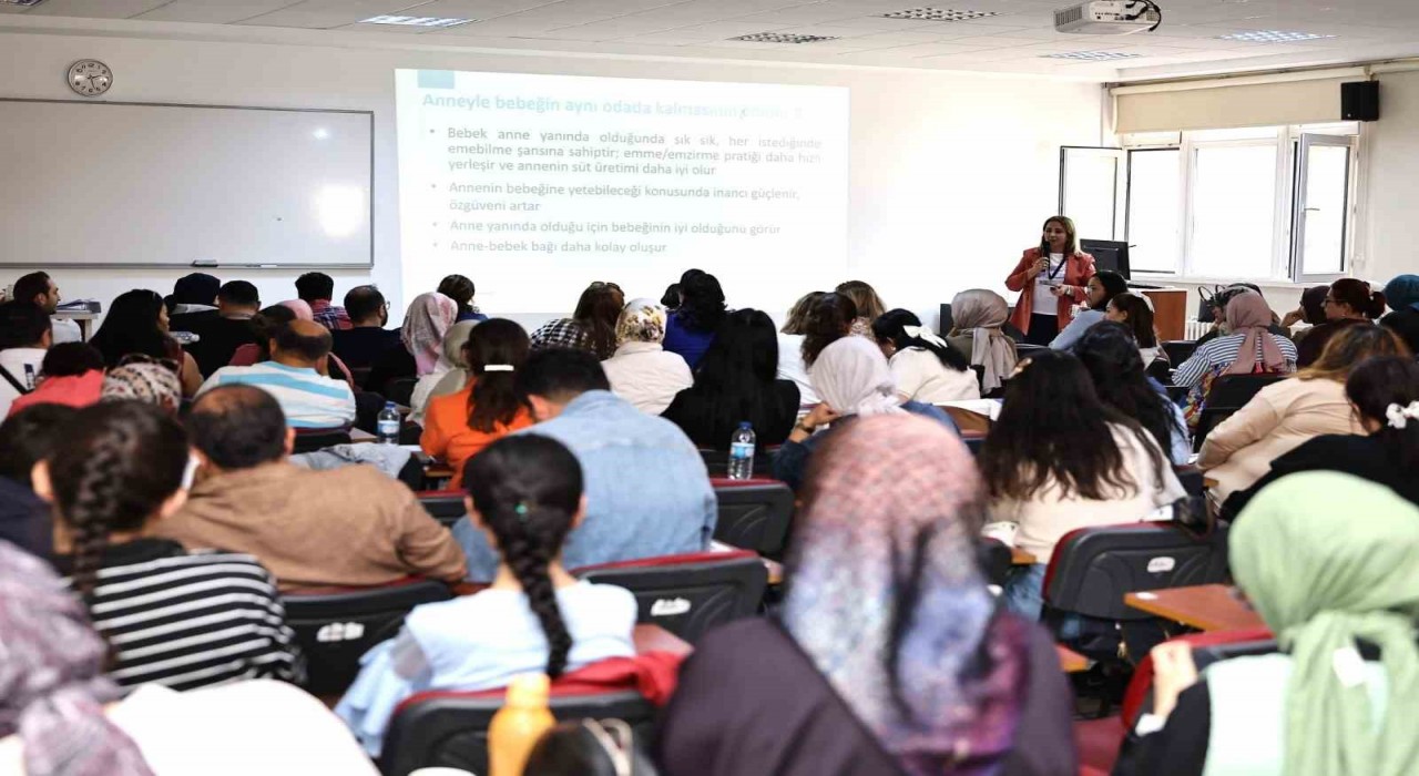 ERÜ Hastanelerinde Anne Sütü ve Tamamlayıcı Beslenme Eğitimi düzenlendi