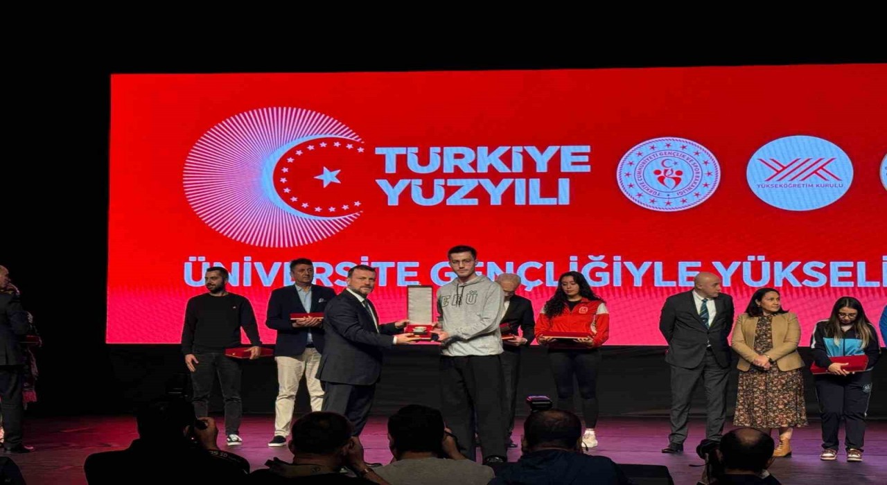 ERÜye FISUdan üç ödül birden