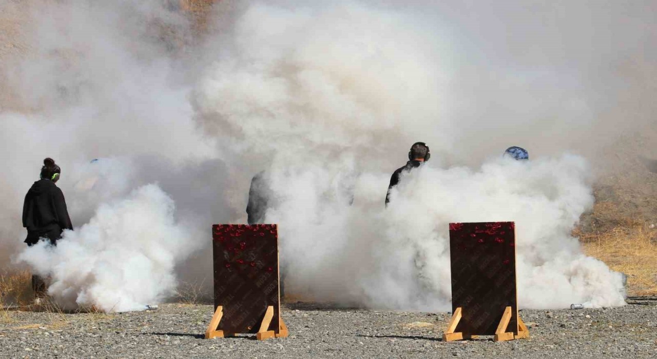 Erzincan polisi hedefi 12den vuruyor