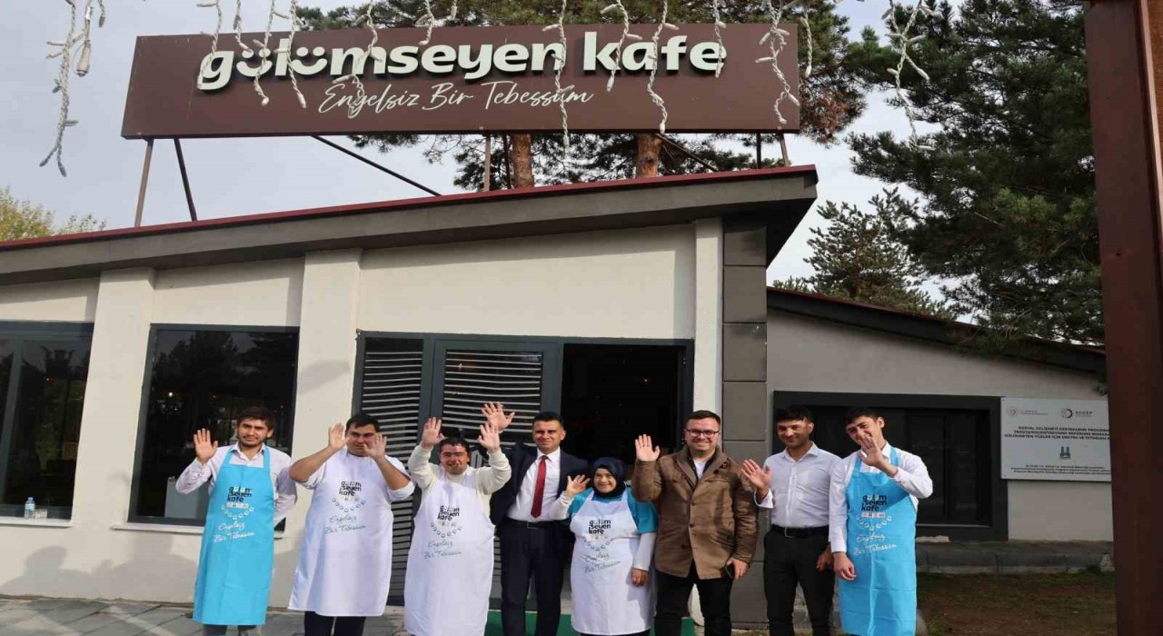 Erzurumda Gülümseyen Kafe özel bireylerin üretim merkezi oldu