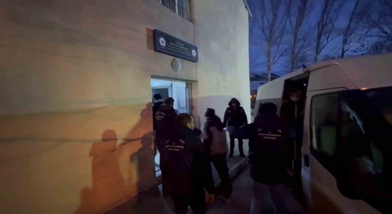 Erzurumda kaçak göçmen operasyonu