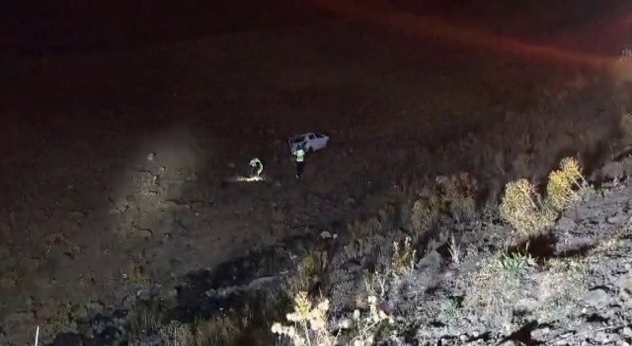 Erzurumda otomobil 50 metrelik uçuruma yuvarlandı: 1 yaralı