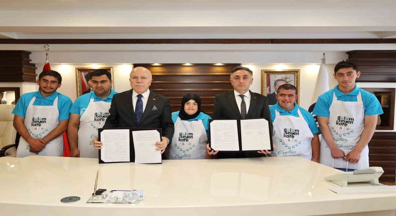 Erzurumda özel bireylere istihdam desteği: Gülümseyen Down kafe