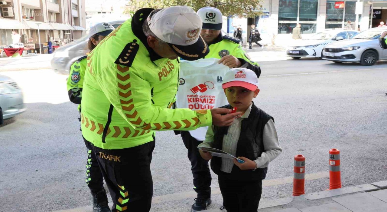 Erzurumda polisten Önce Yaya farkındalığı uygulaması