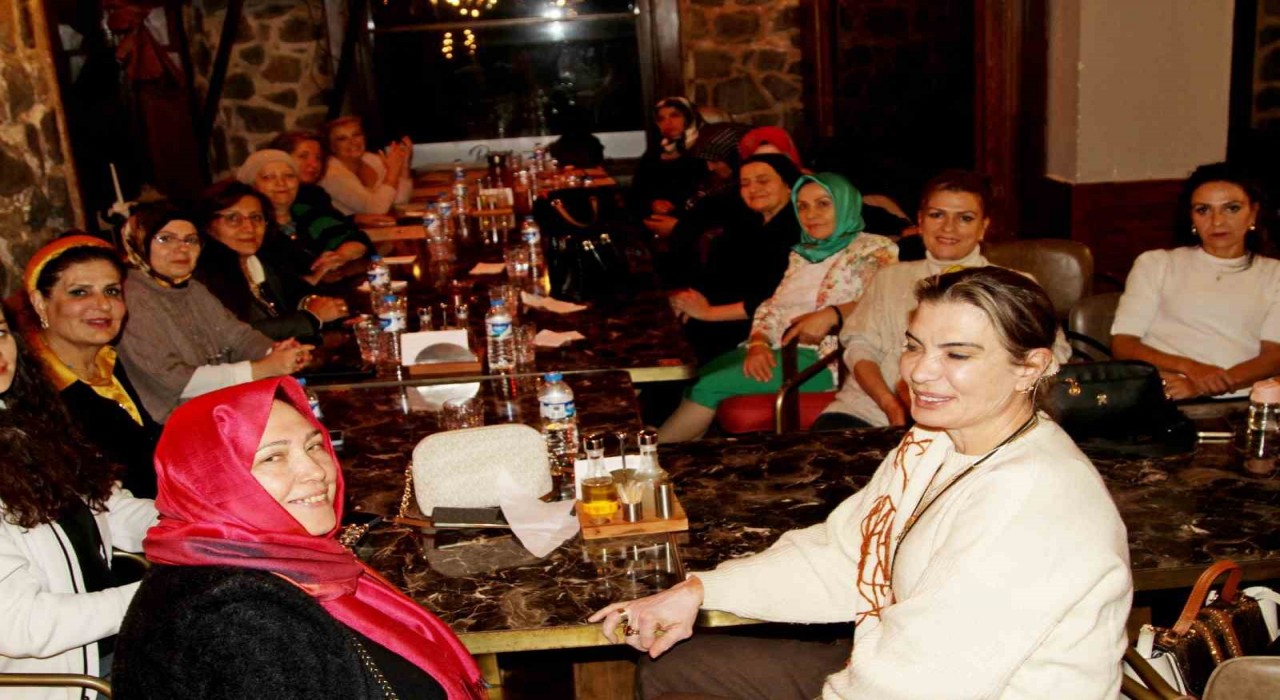 Erzurumun güçlü kadınları dayanışma sofrasında buluştu