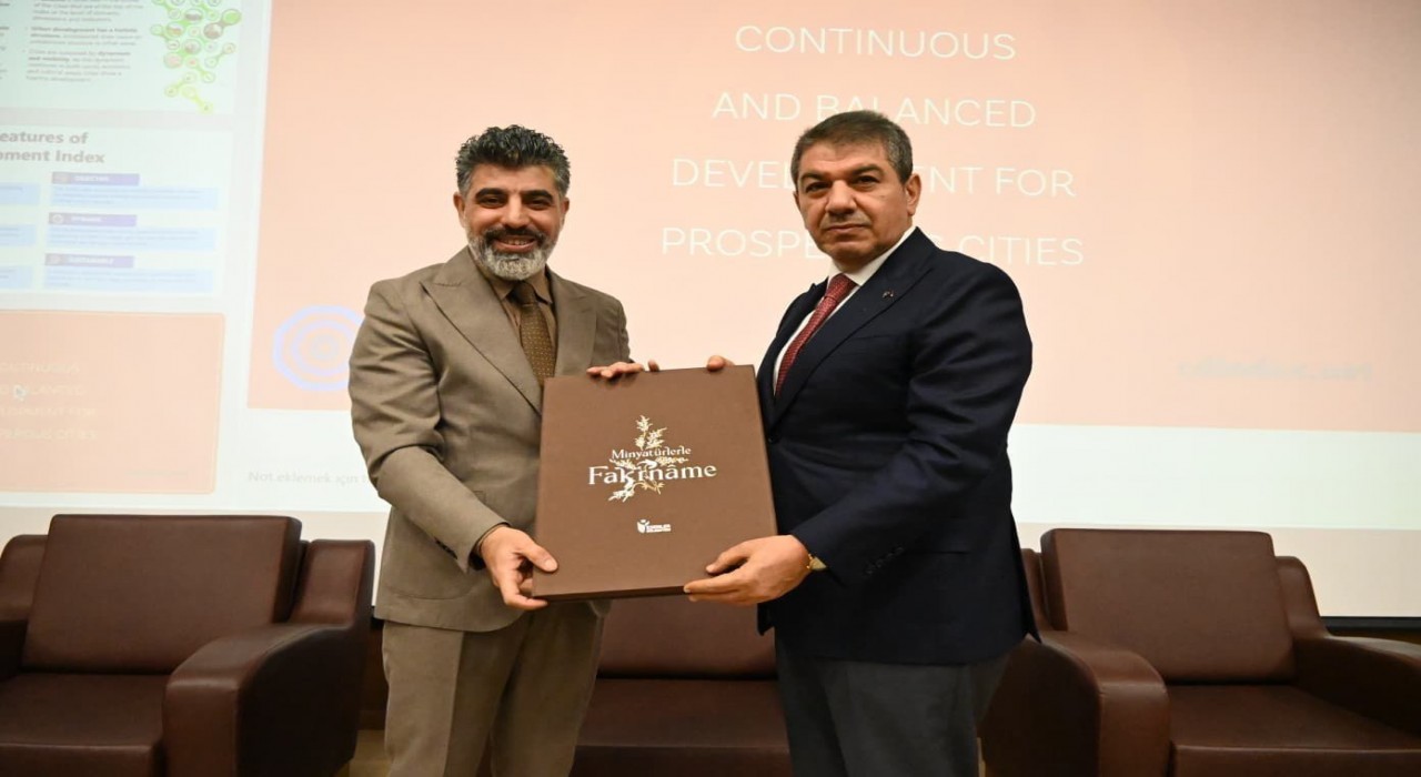 Esenler Belediye Başkanı Göksu Üsküpte şehirciliği anlattı