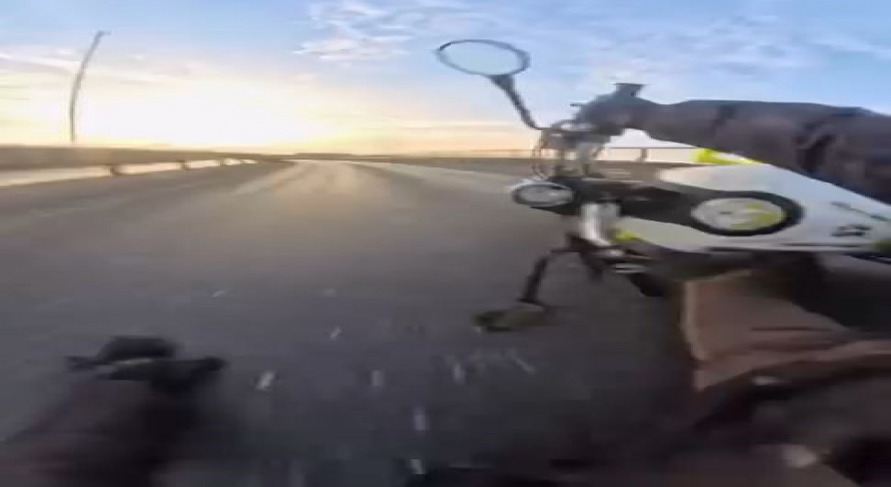 Esenyurtta motosiklet kazası kamerada